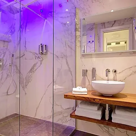 Sm Vatican Relais 4*