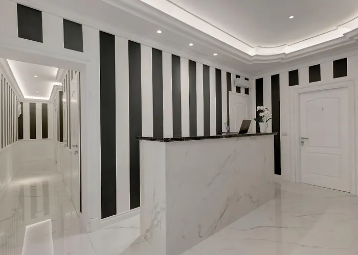Alojamento de Acomodação e Pequeno-almoço Sm Vatican Relais 4*